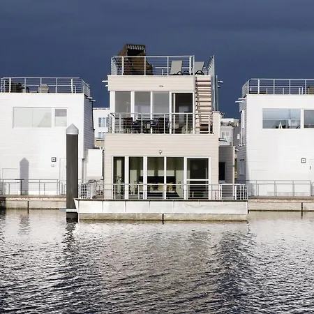 ספינת מלון Ship In Ostseeresort With Kitchen